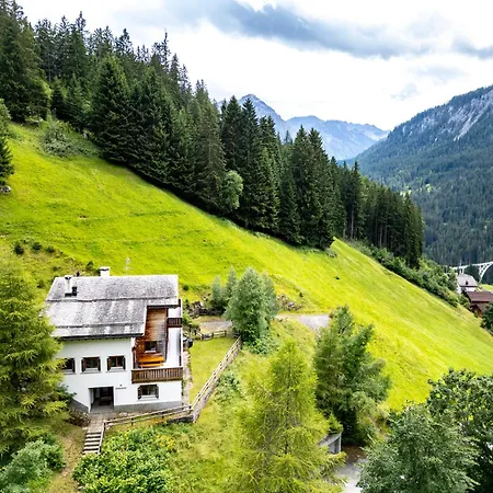 Haus Gaut Langwies By Lägenhet